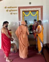 Purna Kumbha Swagata, Pada Prakshalana, Deva Darshana